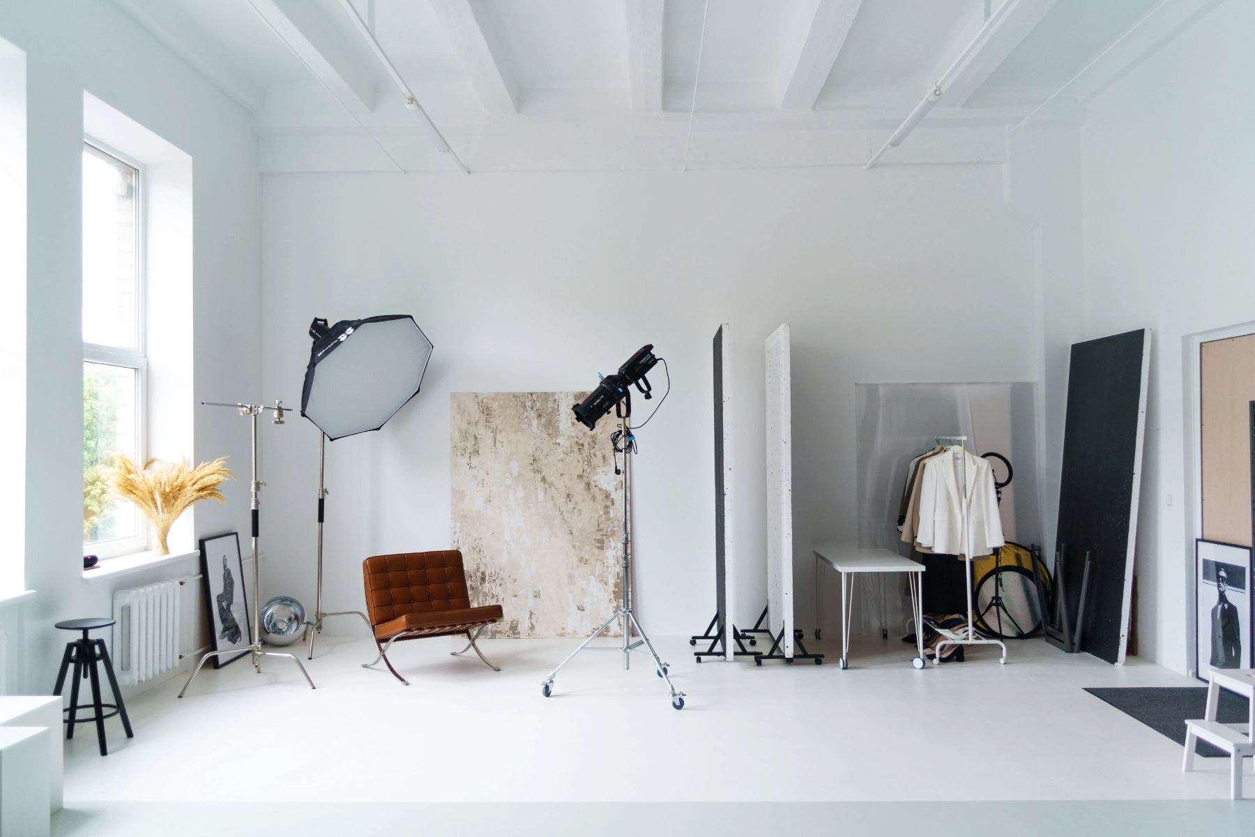 Fotostudija-Vilniuje-NOTO-Fotostudijos-Nuoma-Vilniuje-studijos-interjero-detalės